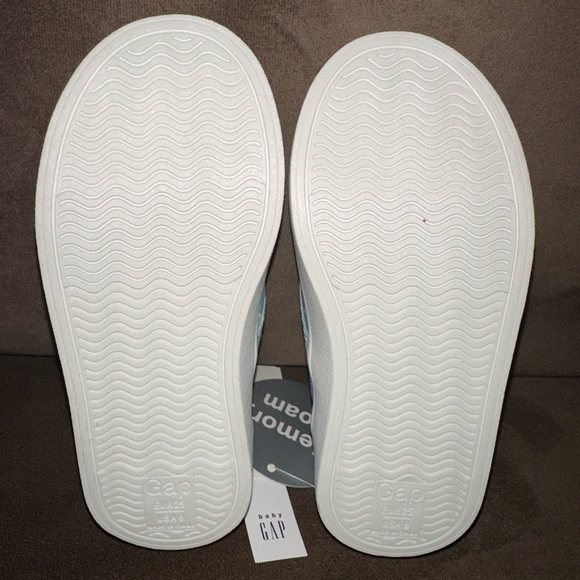 Disney Mickey Mouse Slip On Toddler Shoes Baby Gap NWT - Picture 3 of 4